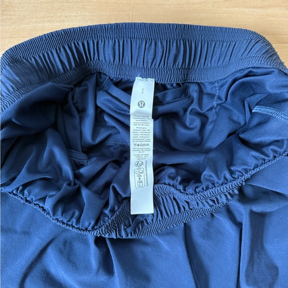 Lightly used LuluLemon Pace Crush High Rise Short 2.5” - Picture 3 of 5